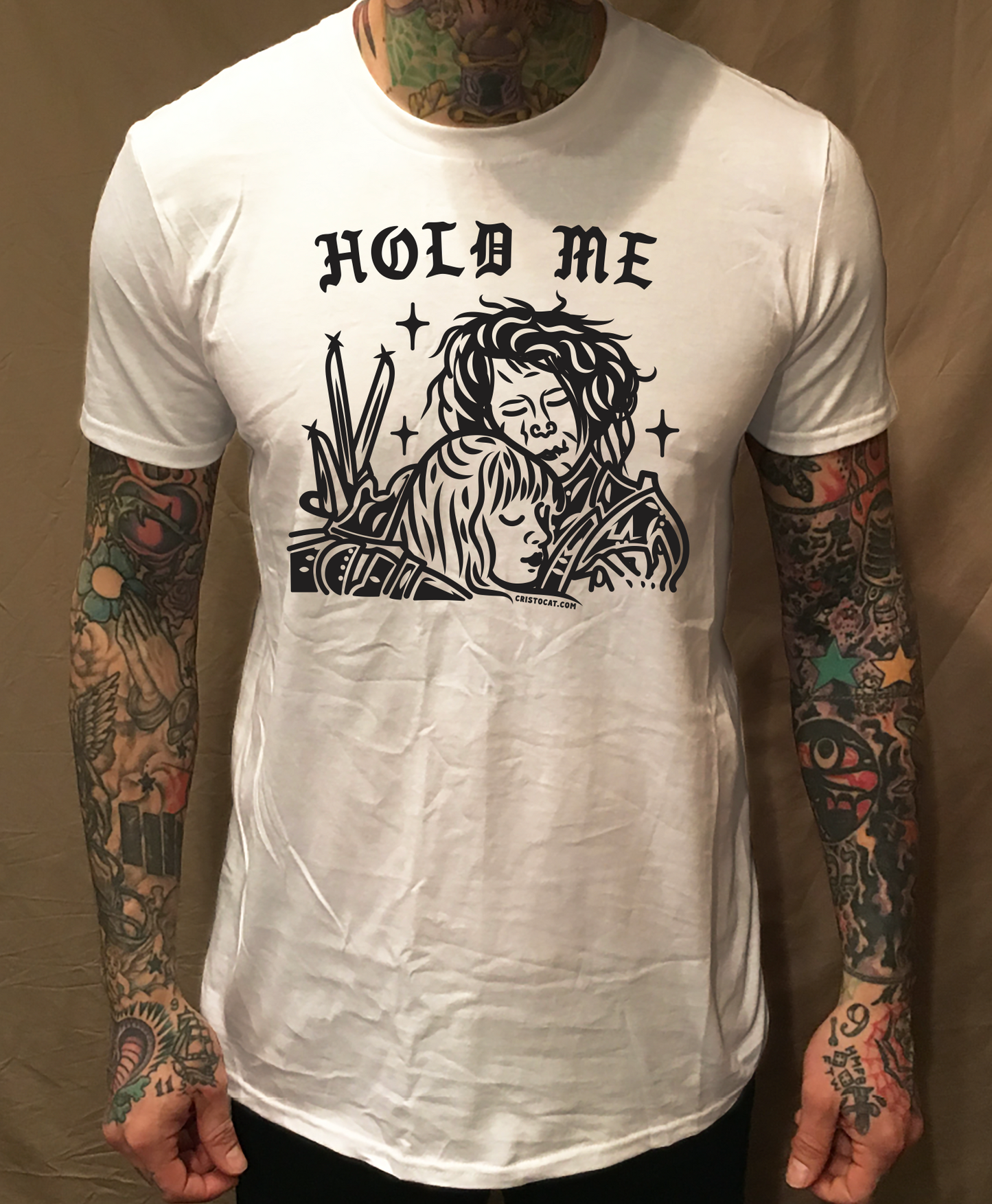 HOLD ME TEE - cristocatofficial