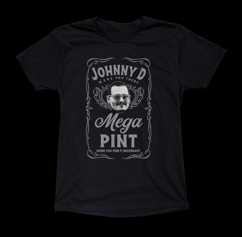JOHNNY D MEGA PINT BLACK TEE - cristocatofficial