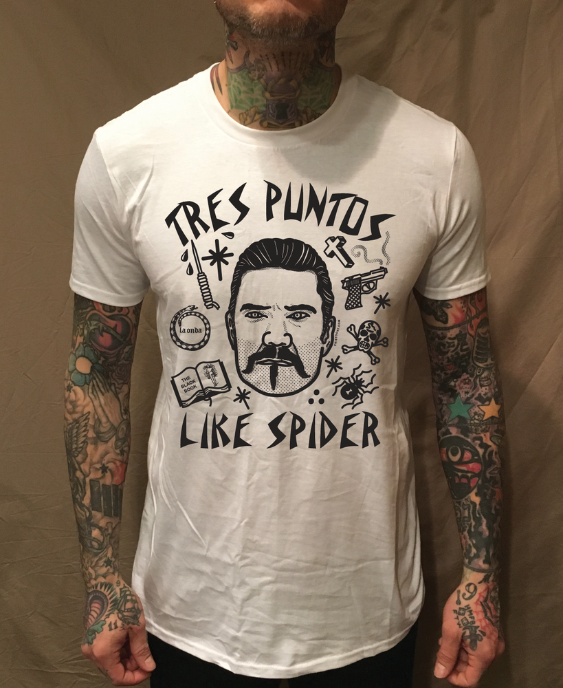 TRES PUNTOS LIKE SPIDER ON WHITE TEE - cristocatofficial