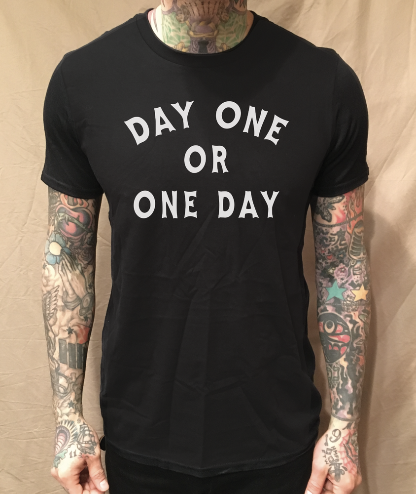 DAY ONE OR ONE DAY BLACK TEE - cristocatofficial