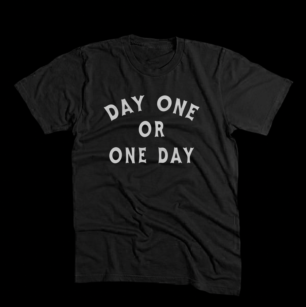DAY ONE OR ONE DAY BLACK TEE - cristocatofficial