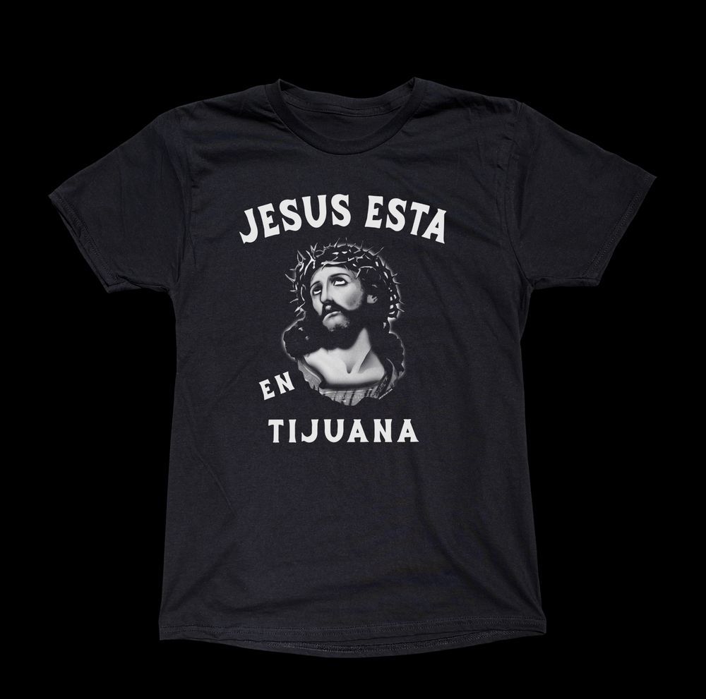 JESUS ESTA EN TIJUANA BLACK TEE - cristocatofficial