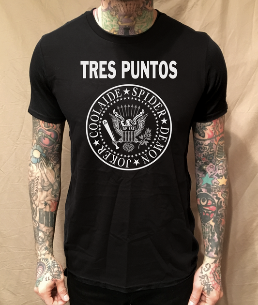 TRES PUNTOS RAMONES BLACK TEE - cristocatofficial