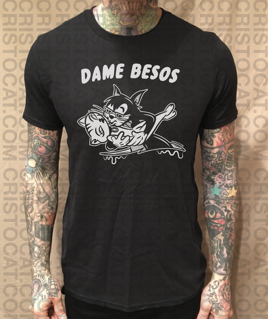 DAME BESOS BLACK TEE - cristocatofficial
